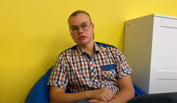 Как зарегистрироваться во "ВКонтакте" (видеоруководство Миши Холодова, Республика Хакасия, участник Всероссийского онлайн-чемпионата "Изучи интернет - управляй им" 2022) Как зарегистрироваться во "ВКонтакте" (видеоруководство Миши Холодова, Республика Хакасия, участник Всероссийского онлайн-чемпионата "Изучи интернет - управляй им" 2022)