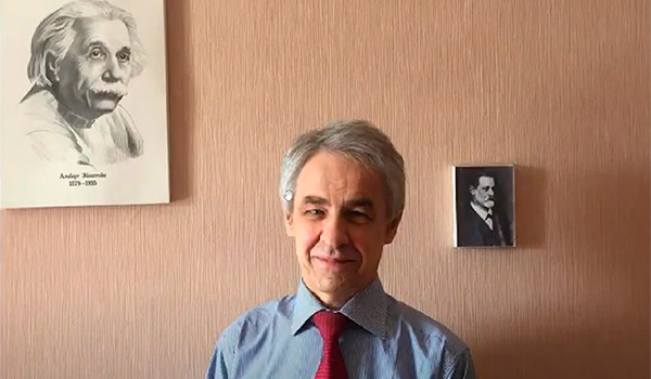 О самом взрослом тиктокере и репетиторе (Speedy UFO, Северная Осетия, видео для Семейного IT-марафона 2023) О самом взрослом тиктокере и репетиторе (Speedy UFO, Северная Осетия, видео для Семейного IT-марафона 2023)