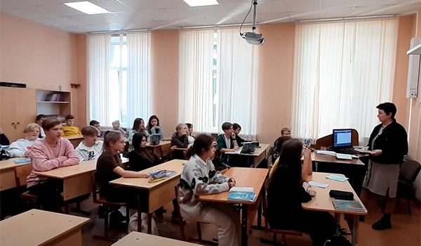 Как записать ребенка на дополнительные занятия на сайте Мосуслуг (видеоруководство команды "Импульс", г. Троицк (Москва), участники Всероссийского онлайн-чемпионата "Изучи интернет - управляй им" 2022)  Как записать ребенка на дополнительные занятия на сайте Мосуслуг (видеоруководство команды "Импульс", г. Троицк (Москва), участники Всероссийского онлайн-чемпионата "Изучи интернет - управляй им" 2022)